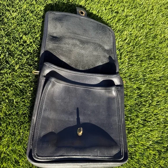 VTG Coach Station Bag 5130 Black Leather Brass Crossbody Satchel 90s USA - Picture 9 of 14